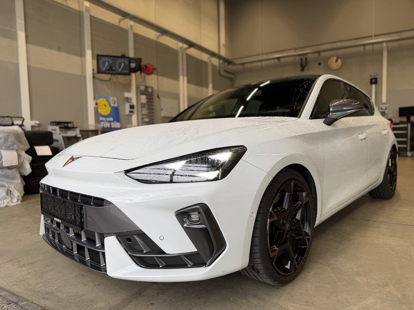 Cupra Leon VZ Sennheiser Progr.Design Pano 19´´Pure P.