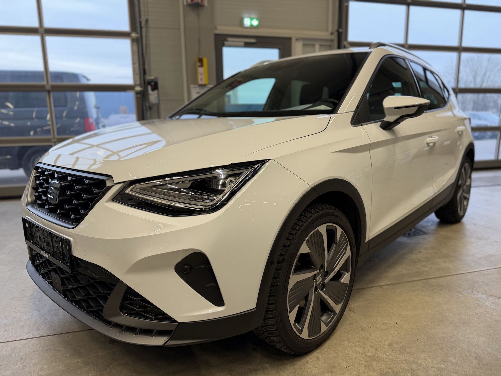 Seat Arona 1,0TSI DSG FR 18´´AHK Alcant. Full LED NAV