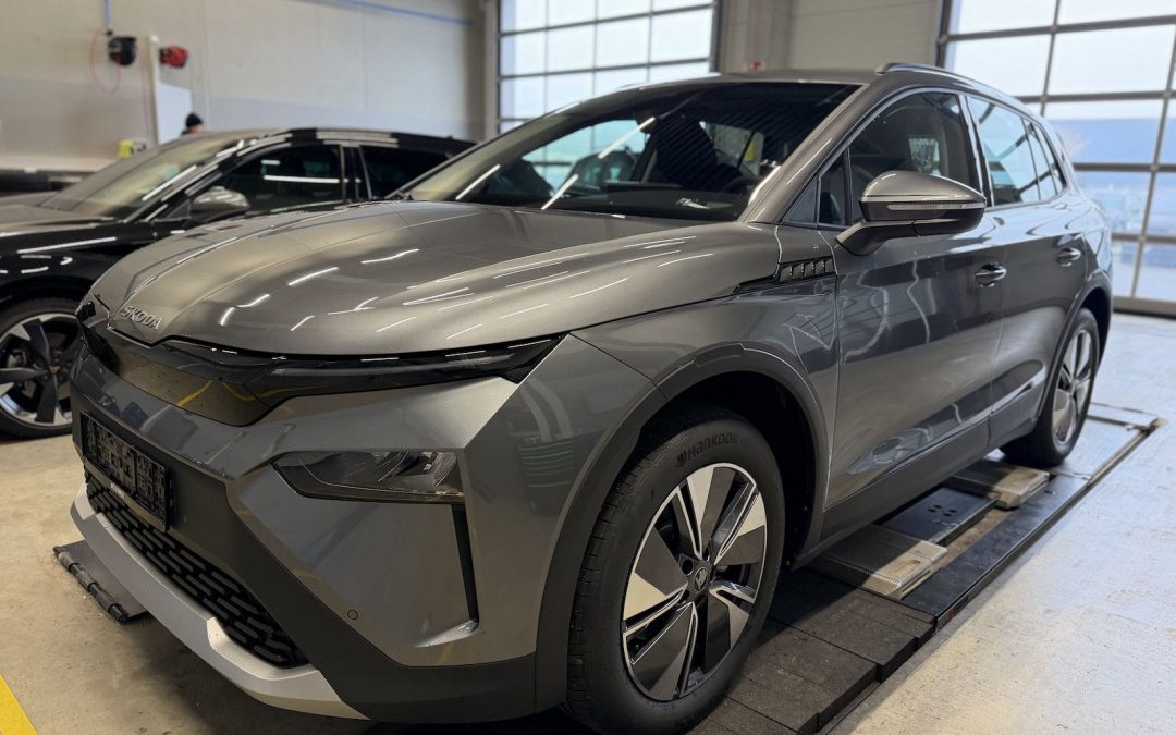 Skoda Elroq 50 Studio AHK Navi 19´´ Alu 4J.Garantie