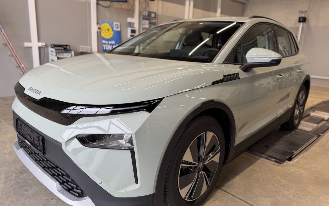 Skoda Elroq 50 Studio AHK Navi 19´´ Alu 4J.Garantie