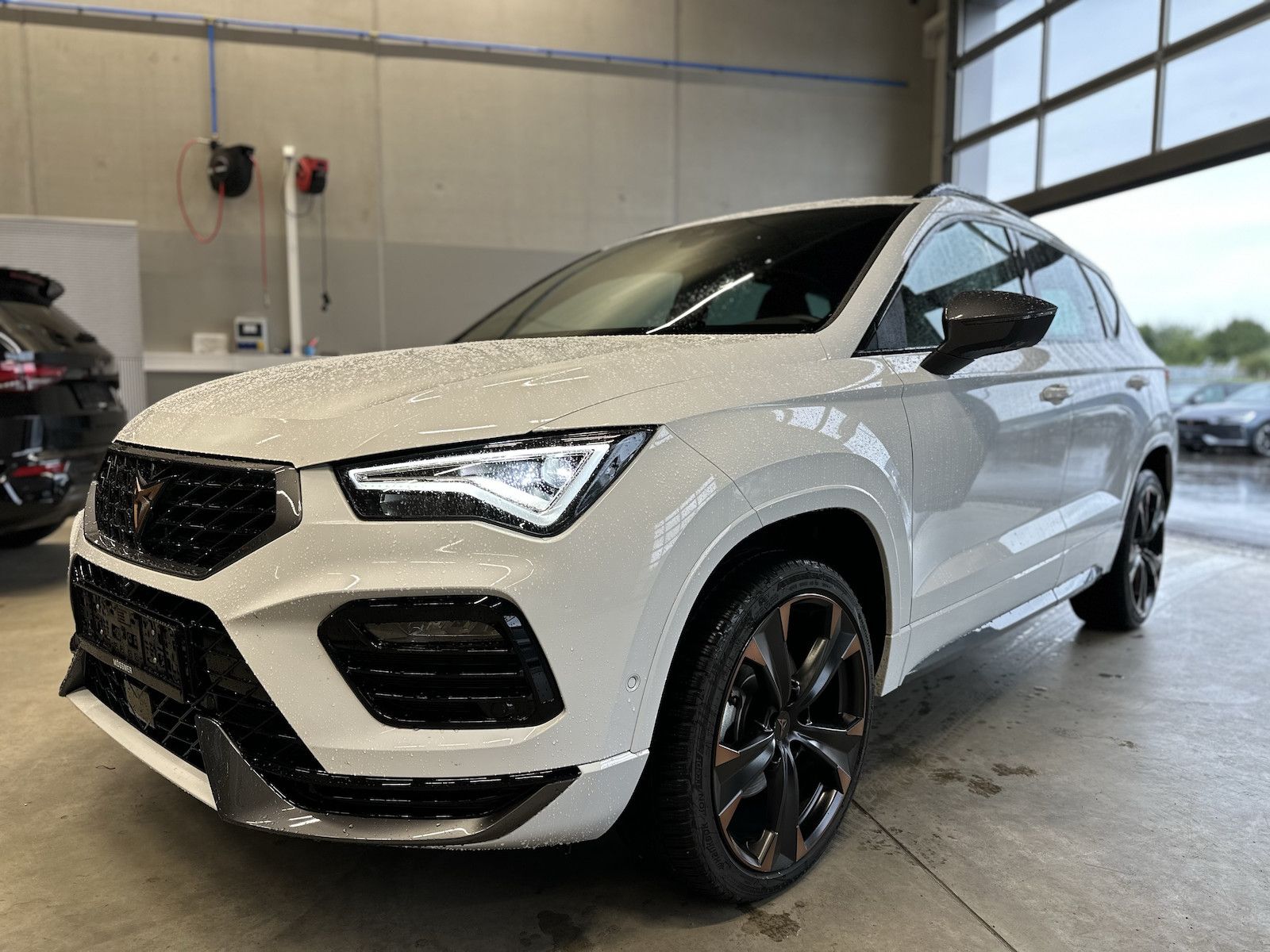 Cupra Ateca 1,5TSI DSG AHK Assist XL 19´´ PANO