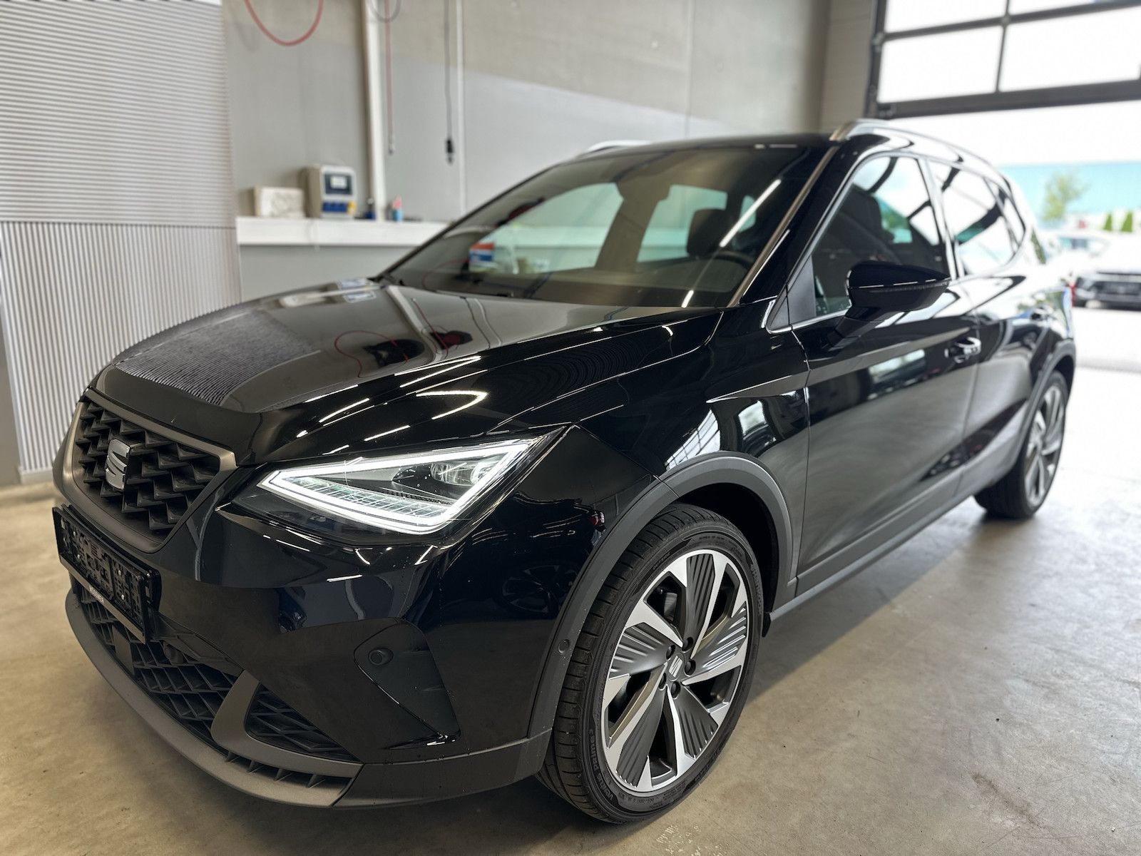 Seat Arona 1,5TSI DSG FR 18´´AHK Alcant. Full LED NAV