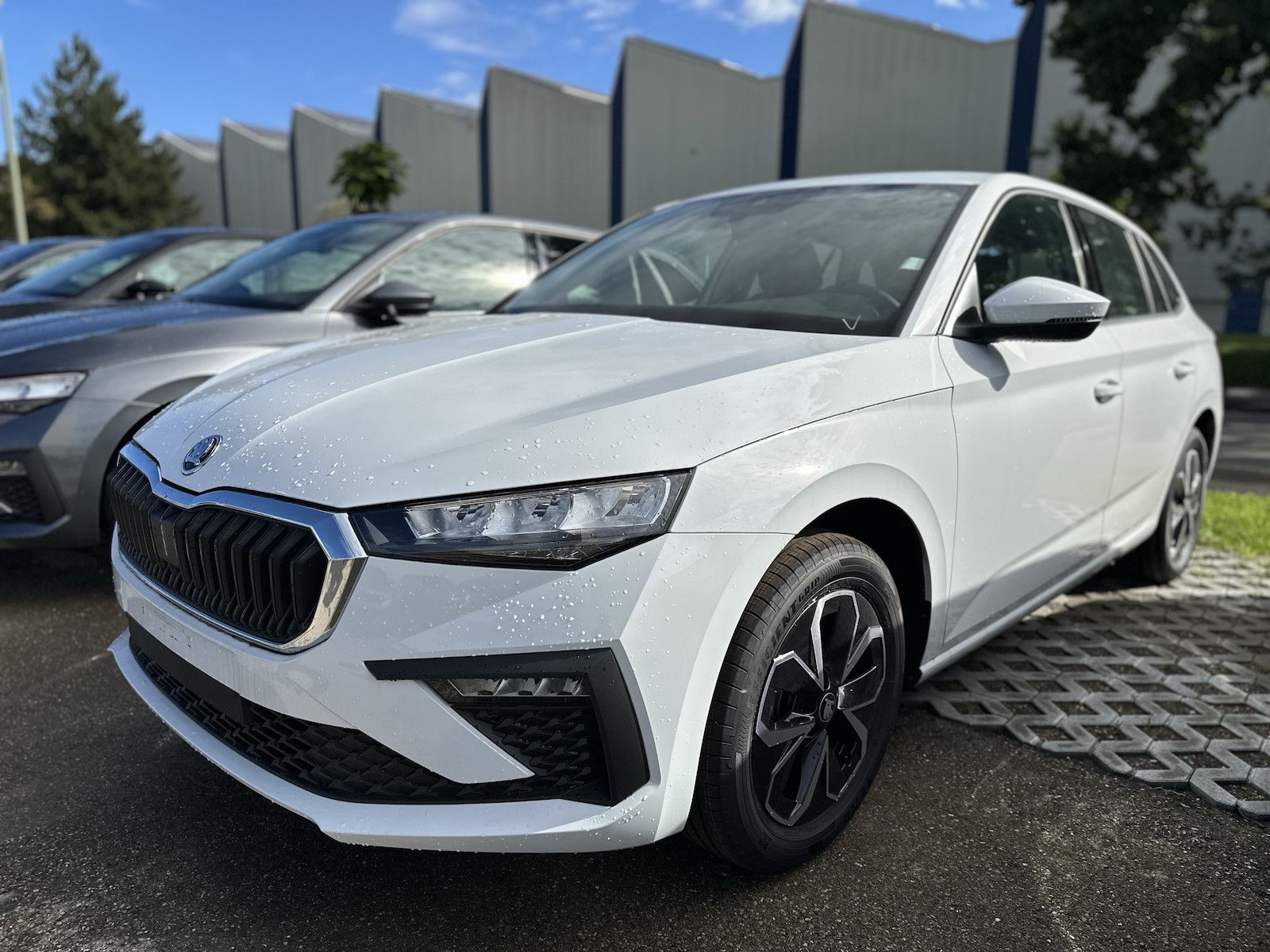 Skoda Scala 1,0TSI DSG 130 Jahre AHK 5 Jahre Garantie