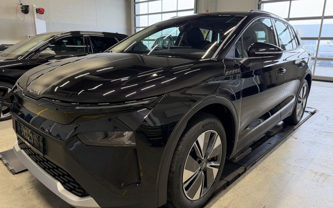 Skoda Elroq 50 Studio AHK Navi 19´´ Alu 4J.Garantie