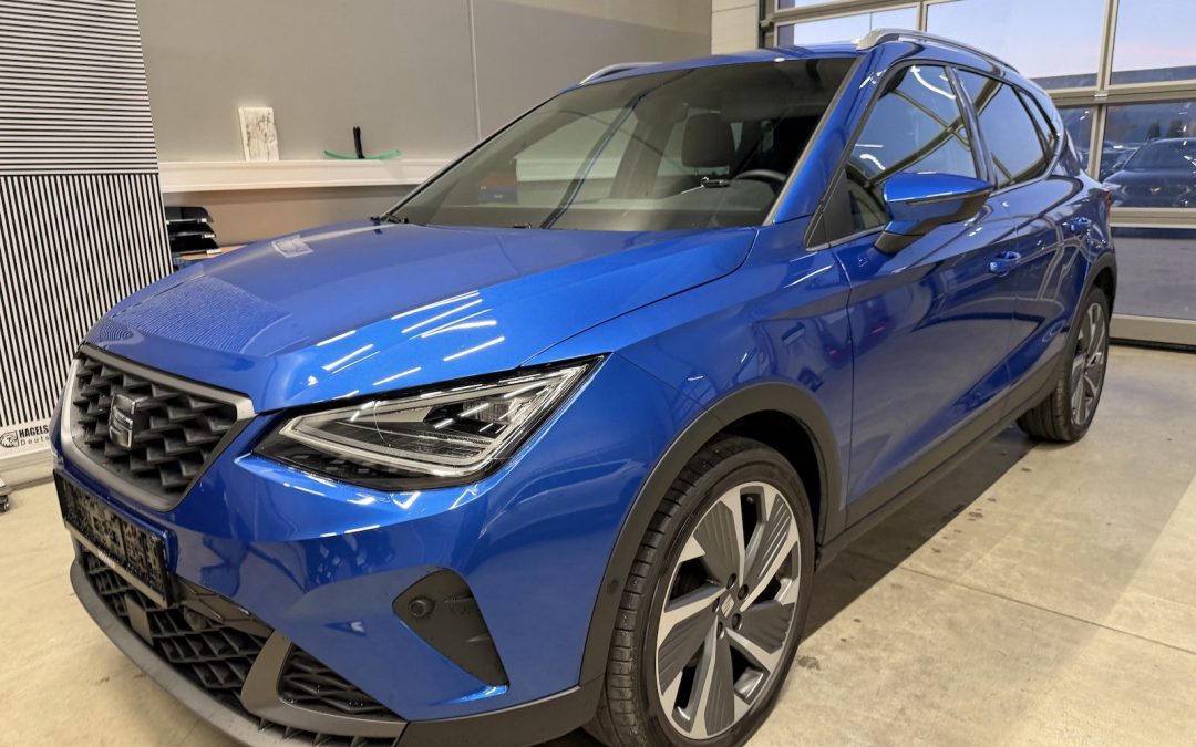 Seat Arona 1,5TSI DSG FR 18´´AHK Alcant. Full LED NAV